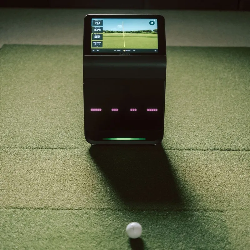 Garmin Approach R50 Launch Monitor & Golf Simulator